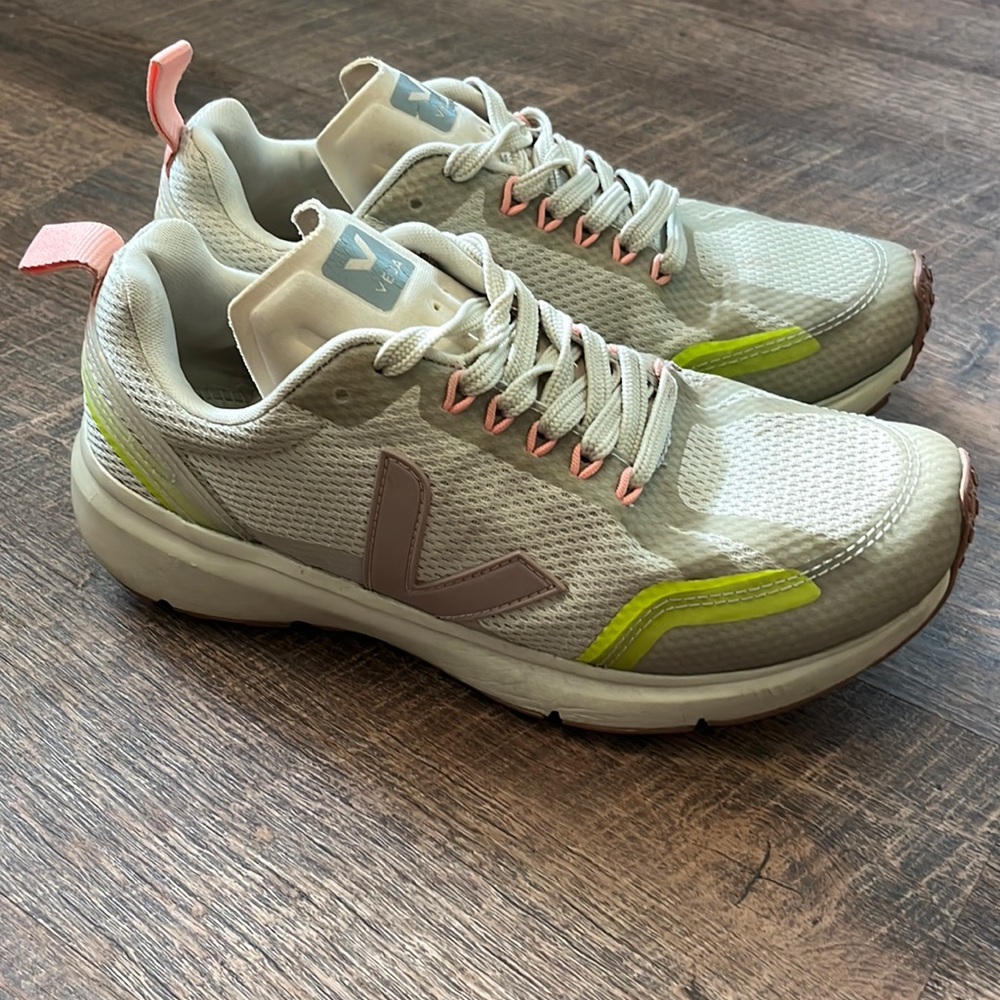 Womens Veja Condor 2 Running Sneakers size 7